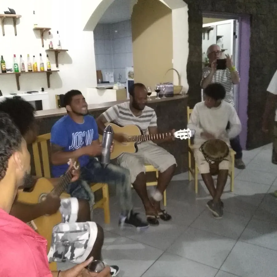 Casa Alcindo Acomodação com café da manhã Portela Alojamento de Acomodação e Pequeno-almoço